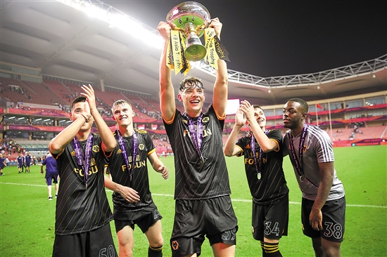 不是他人打 不是他人打